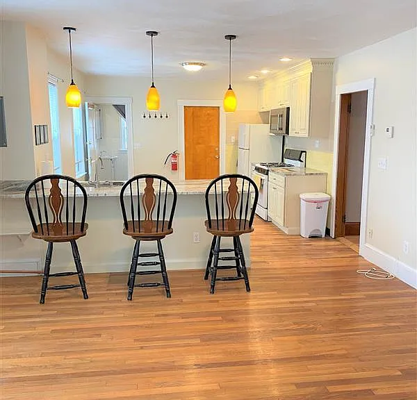 167-169 Harvard St #2 — Photo 9