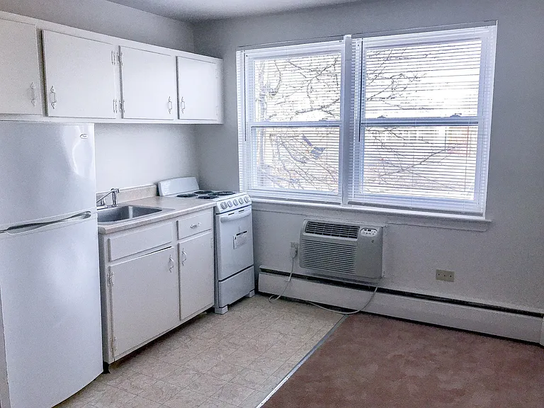 603 Farmington Ave — Photo 6