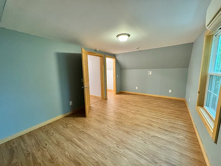 246 Green Lake Rd — Photo 13