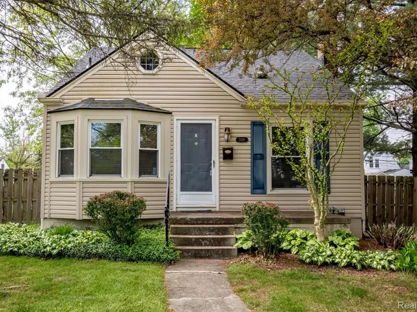 2119 Columbia Rd, Berkley, MI 48072