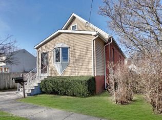 13 S Louis St, Fords, NJ 08863