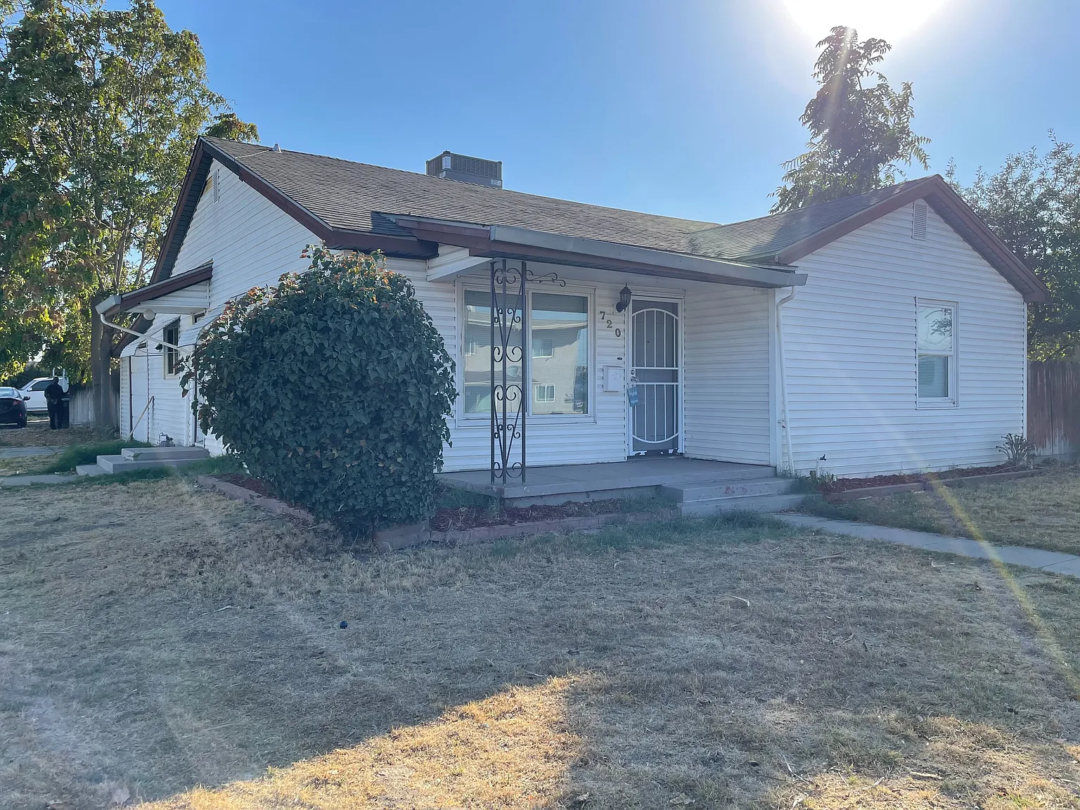 3 bed, 1200 sqft, $2,350 — Photo 2