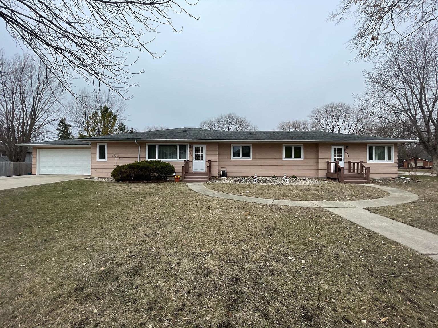 2002 22nd St Sw Willmar Mn 56201 Mls 5733937 Zillow