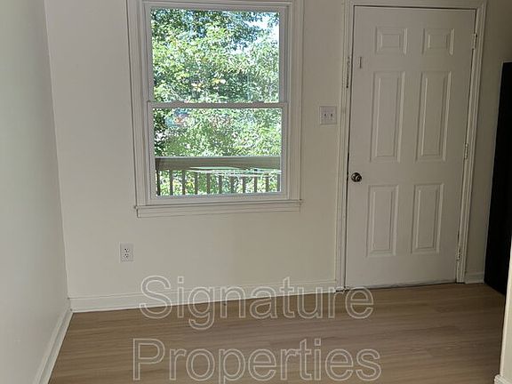 5th image of 1055 Rives Rd APT 13