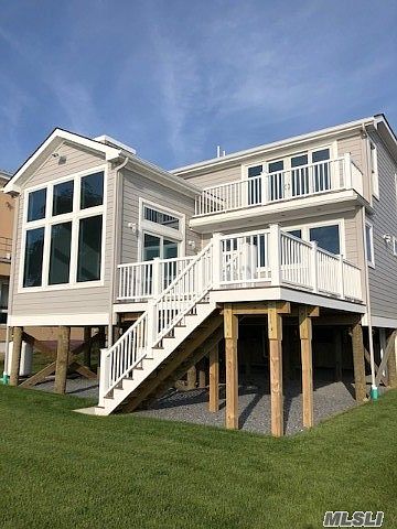 1st image of 70 Grandview Dr