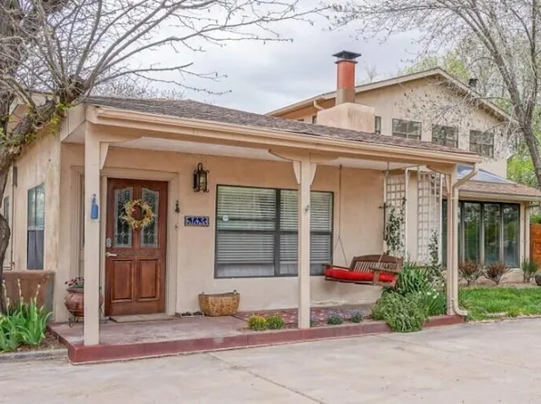 145 Leal Rd, Corrales, NM 87048