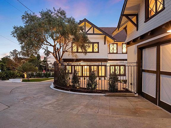 4th image of 2274 Rosecrans St