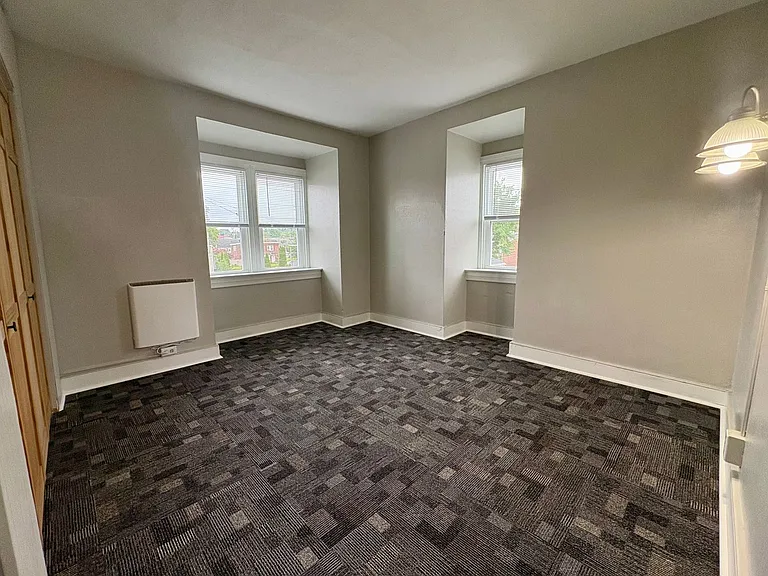 540 Dallas Street — Photo 18