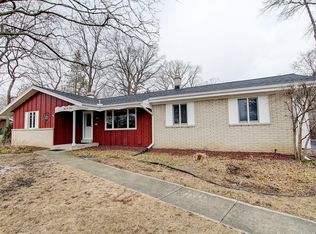 5514 Oxford Dr, Greendale, WI 53129
