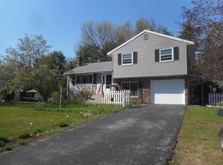 39 Cook Cir, Gansevoort, NY 12831