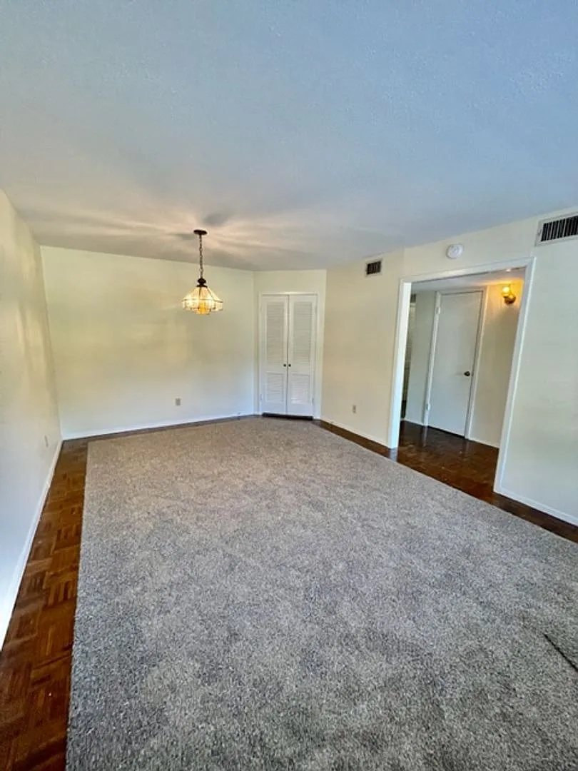 5412 Lake Crest St — Photo 3