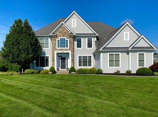 49 Turning Leaf Dr, Pittsford, NY 14534