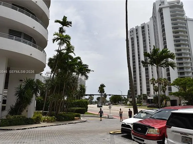 5555 Collins Avenue Cu #8K — Photo 48