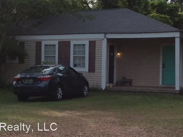 825 Lakeview Dr, Auburn, AL 36830