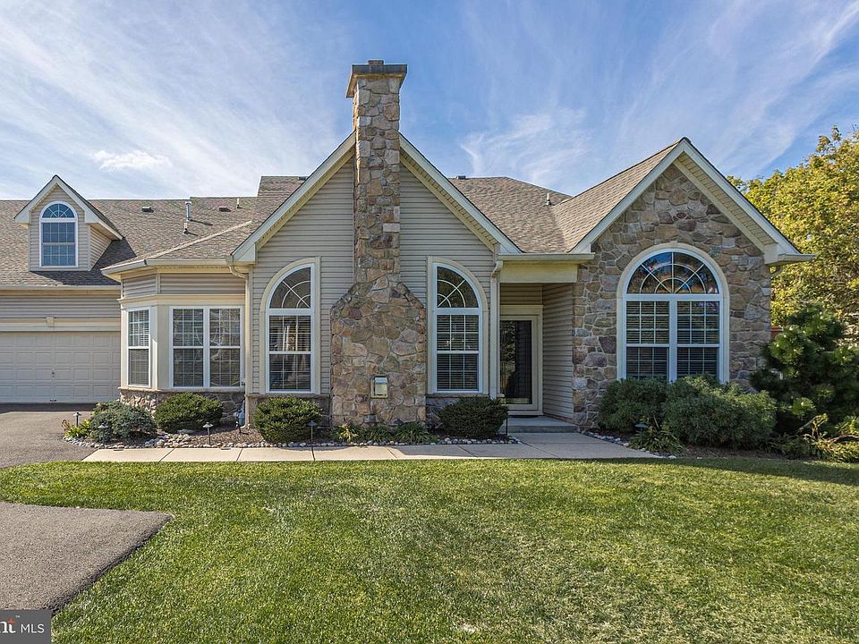 1st image of 29 Shady Brook Dr