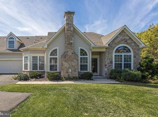 29 Shady Brook Dr, Langhorne, PA 19047