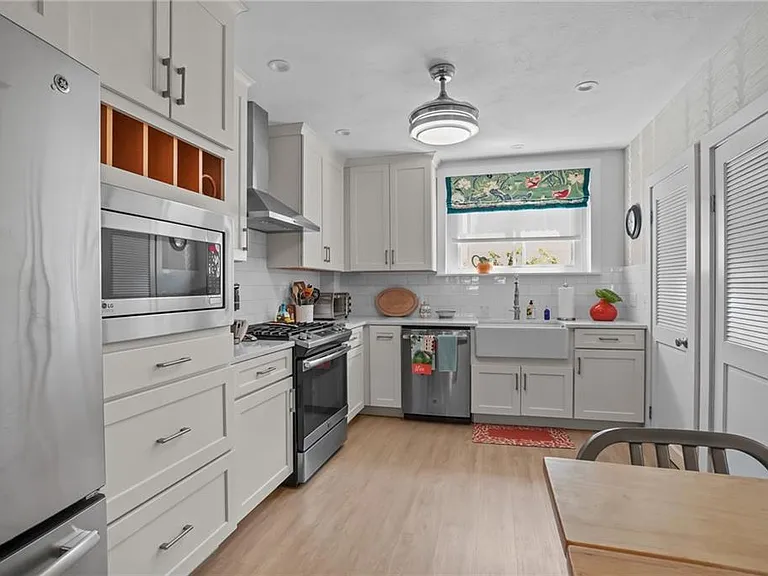 26 Narragansett Ave #4 — Photo 8