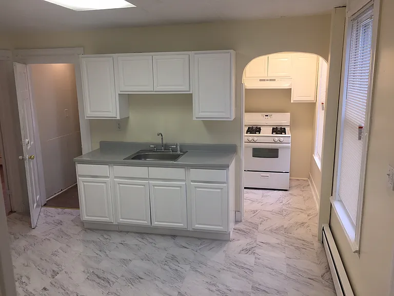 28 Cedar St #1 — Photo 42