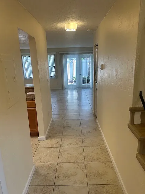 2 bed, 2.5 bath, 1400 sqft, $1,650 — Photo 3