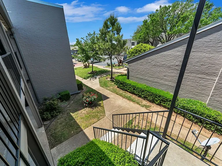 Mission Pointe Club Apartments — Photo 6