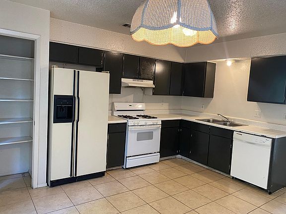 5th image of 2300 Dovehill Dr