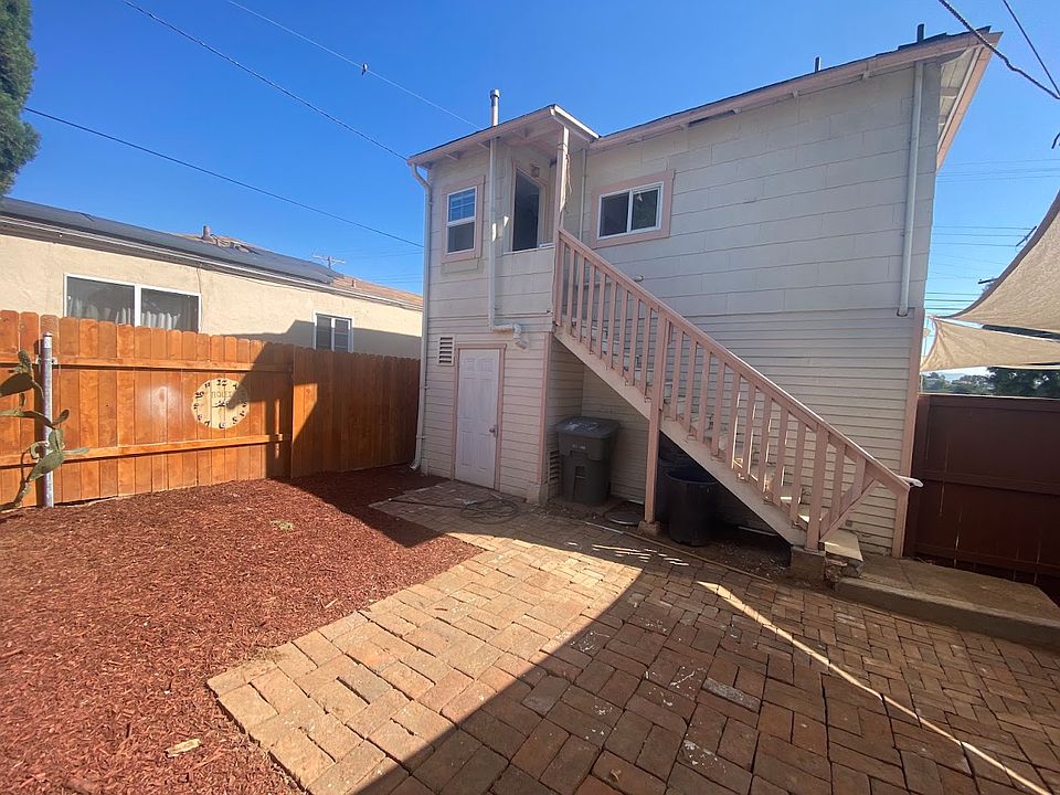 1st image of 2140 Palm Ave #1/2