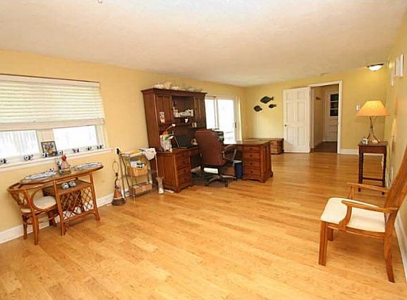 5th image of 4124 Clintwood Ln