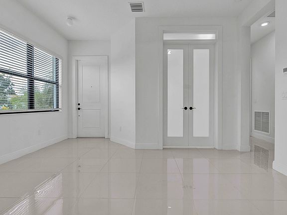 3rd image of 5501 Santa Rosa Lane