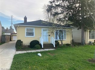 8409 Wainstead Dr, Parma, OH 44129