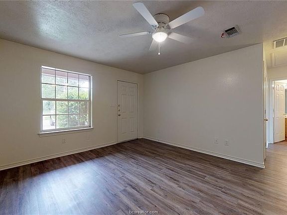 5th image of 3623 Elaine Dr