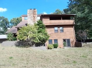 2963 Oak Mound Ln, Xenia, IL 62899