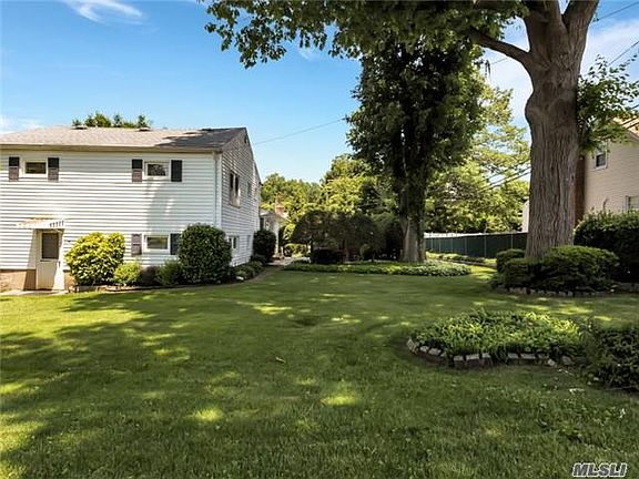 3rd image of 34 Harwood Dr E