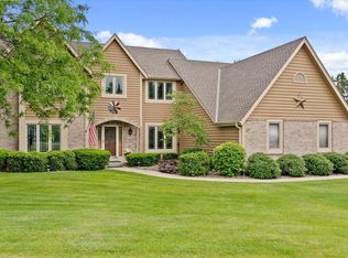 8343 Ashley Ln, Racine, WI 53406