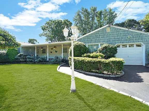 3rd image of 27 Stewart Cir
