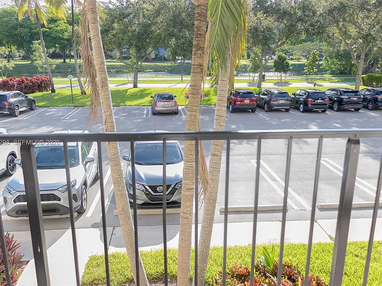 3250 N Palm Aire Dr #202 — Photo 20