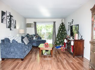 556 Village Dr, Hauppauge, NY 11788