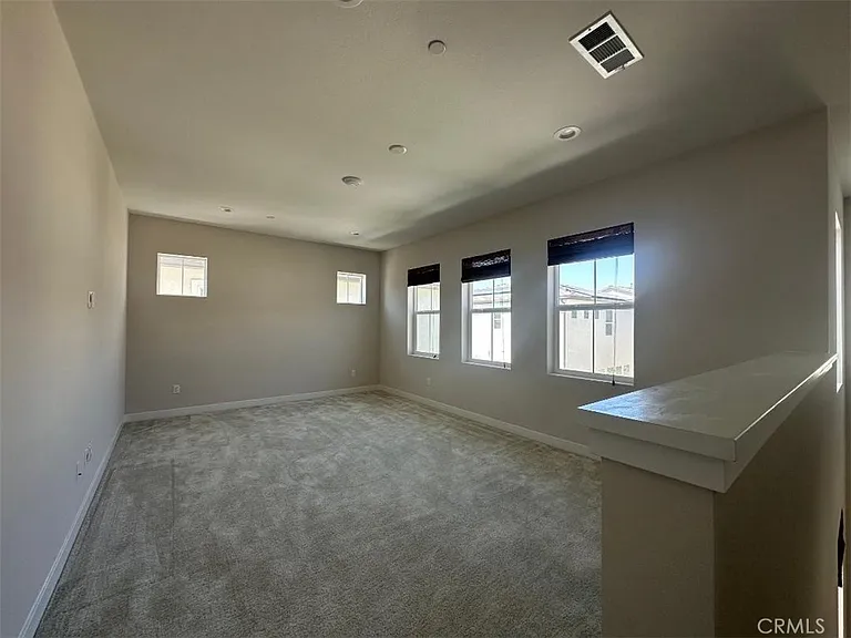 220 Edna Pkwy — Photo 8