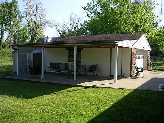 3rd image of 2406 Hereford Ct