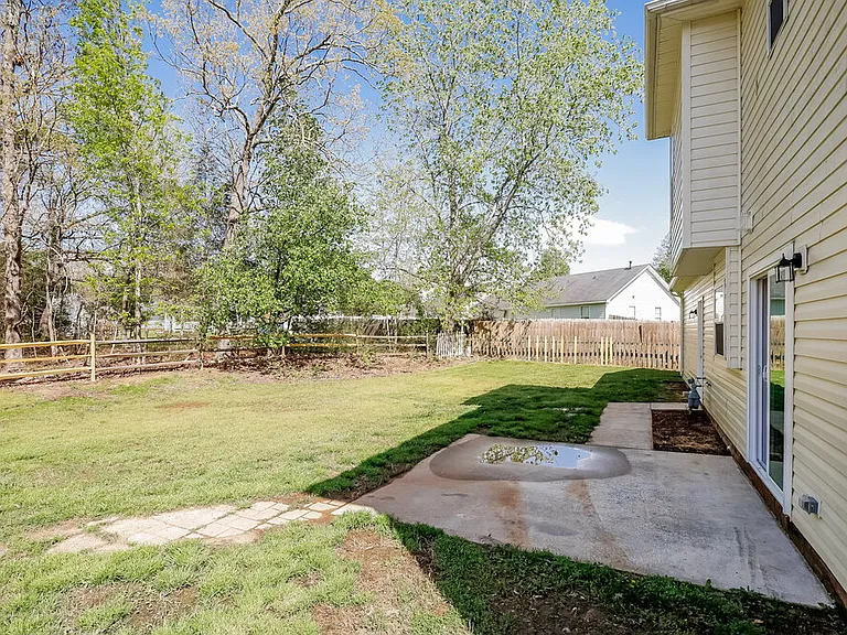 6104 Brick Landing Dr — Photo 17
