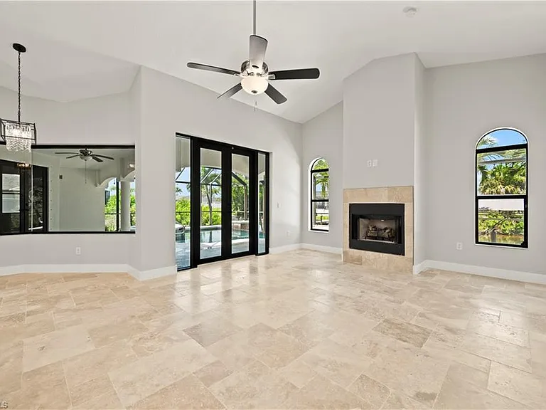 506 NW 32nd Pl — Photo 8