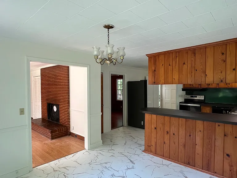 Sparrow Springs Rd — Photo 10