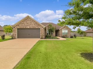 190 Oakmont Cv, Bells, TN 38006
