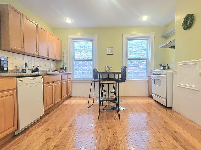 Aspinwall Ave — Photo 4