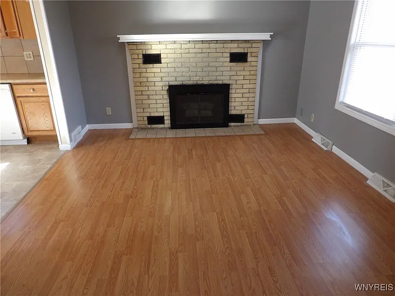 10332 Transit Rd — Photo 12
