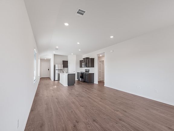 5th image of 1715 Potomac Ln