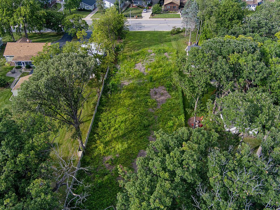 2nd image of 529 W Saint Charles Rd