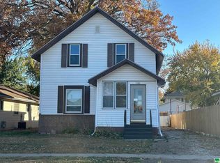 240 Dakota St, Akron, IA 51001