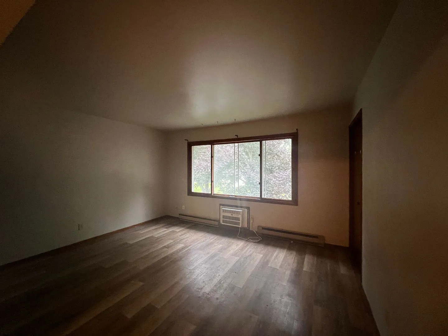 909 Genrich St — Photo 4