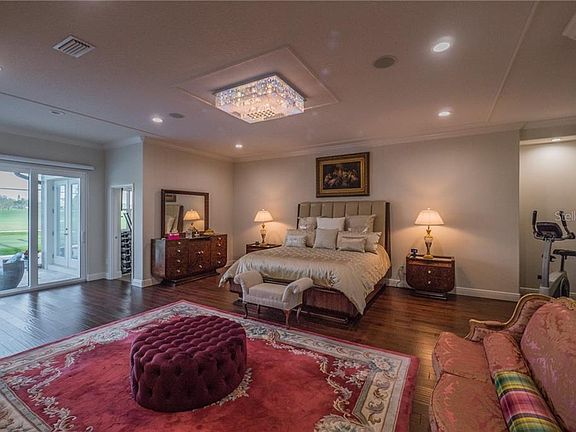 3rd image of 5943 Masters Blvd