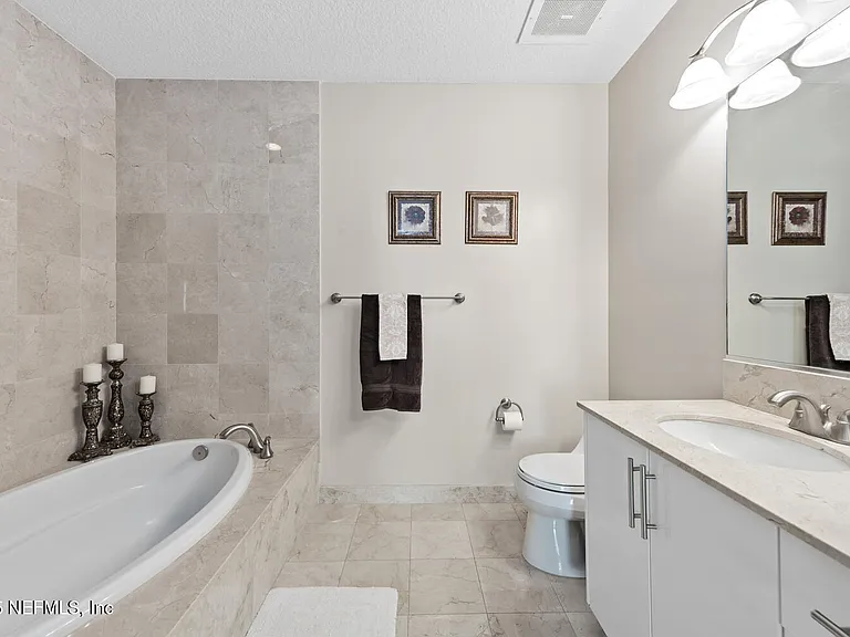1431 Riverplace Blvd #2302 — Photo 13